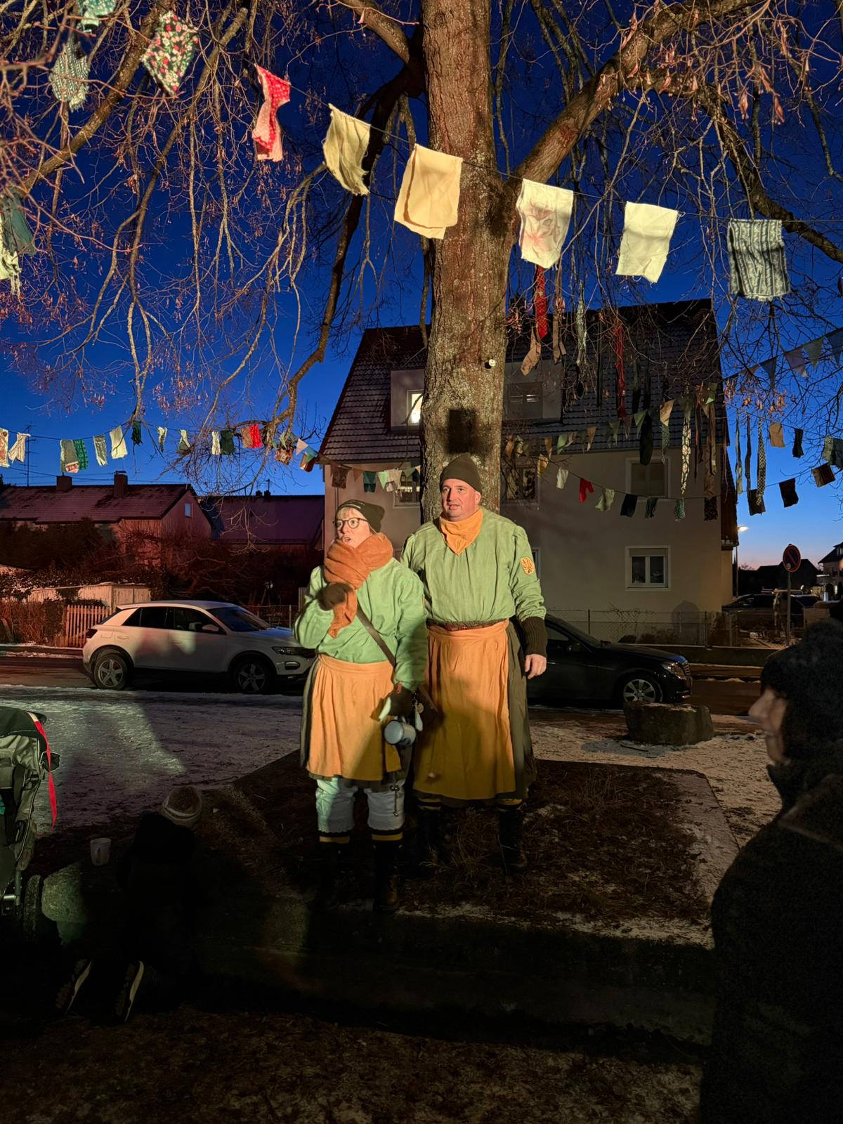 Hexen wecken am Pfuhler Stadtteilplatz